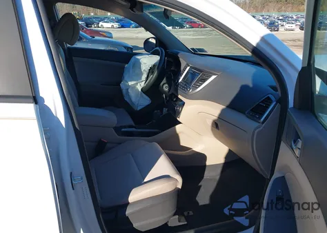 2017 Hyundai Tucson Se z USA, uszkodzony, nr VIN KM8J3CA46HU479409